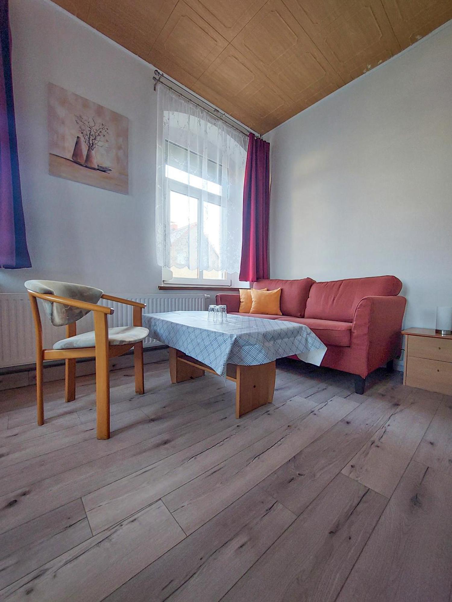 Zur Deutschen Eiche - Fruehstueckspension Und Ferienwohnungen โกรสเชอเนา ห้อง รูปภาพ