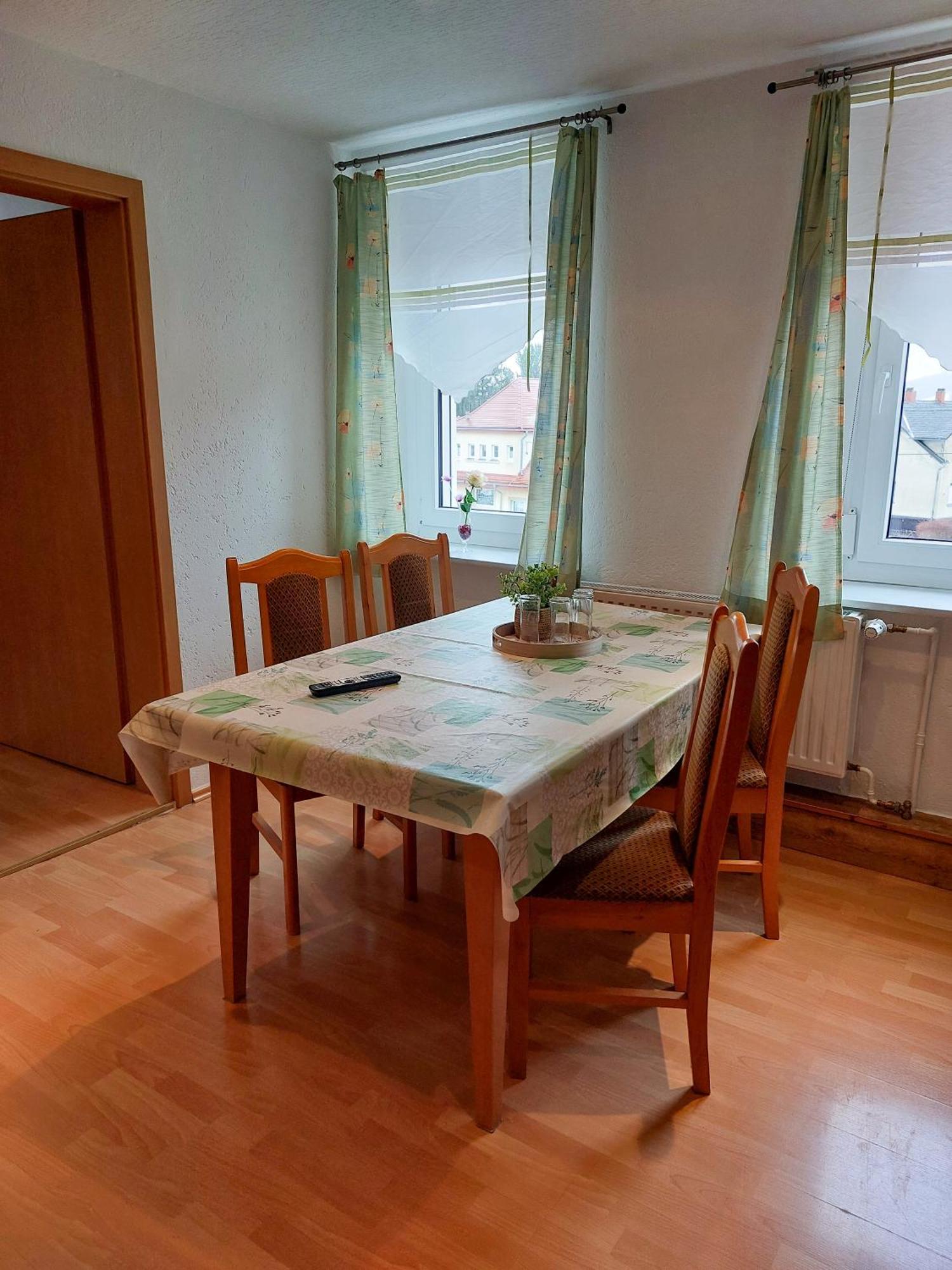 Zur Deutschen Eiche - Fruehstueckspension Und Ferienwohnungen โกรสเชอเนา ห้อง รูปภาพ